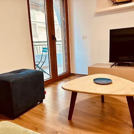 Sunrise Haven Center Apartment *