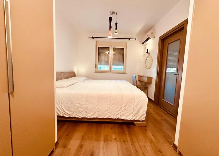 Sunrise Haven Center 公寓 地拉那